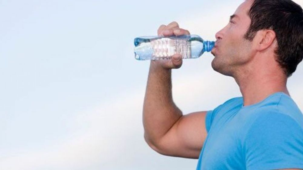 5 Tips agar Rajin Minum Air Putih Setiap Hari