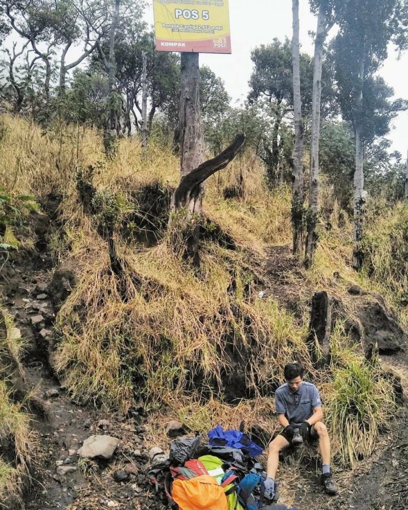 10 Gunung di Jawa Tengah yang Terkenal Angker