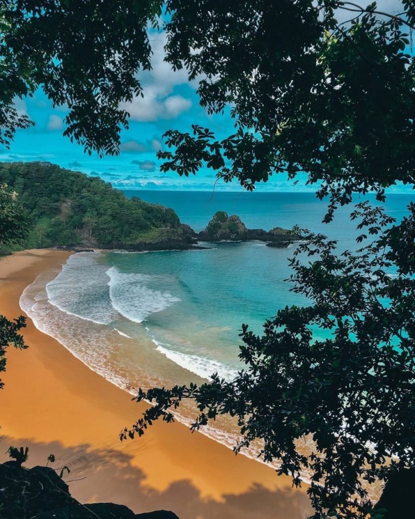 10 Pantai Terbaik di Dunia Tahun 2020