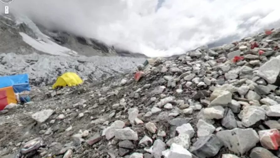 Gunung Everest dan Misteri di Balik Banyaknya Pendaki yang Tewas di