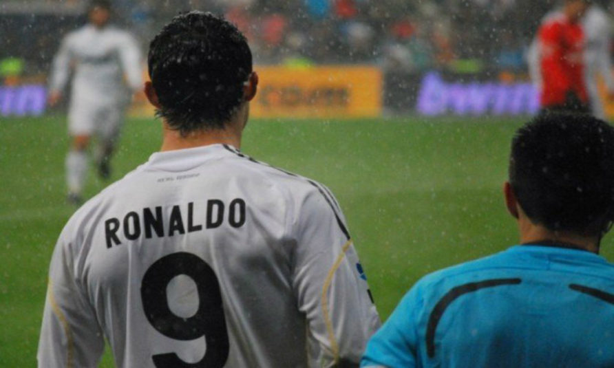 Ronaldo Sumbang Pales21miliyar rupiah indonesia